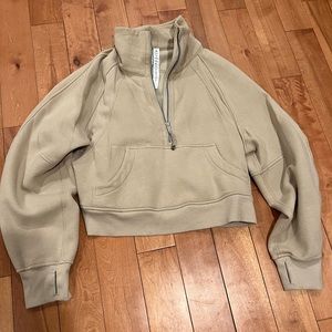 Size XS/S lululemon scuba half zip